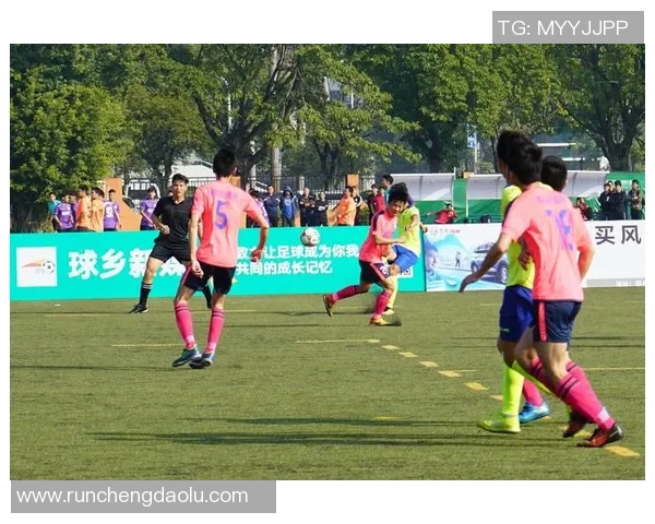 足球明星们齐聚一堂共享荣耀时刻的精彩合照展示