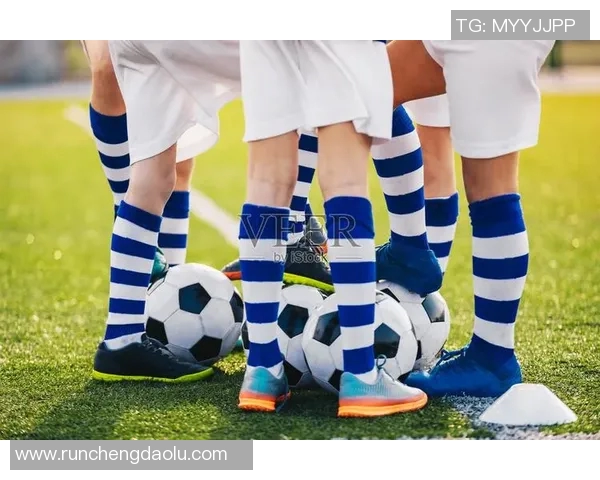 足球明星大腿直径揭秘你不知道的运动员身体秘密与训练效果分析